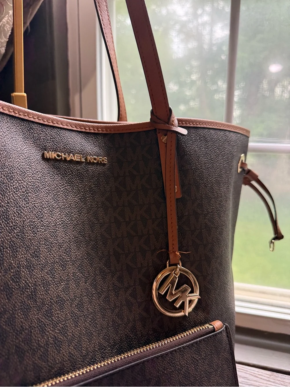 Flawed Michael Kors Brown Signature Tote Bag with Matching Wristlet - Picture 3 of 12
